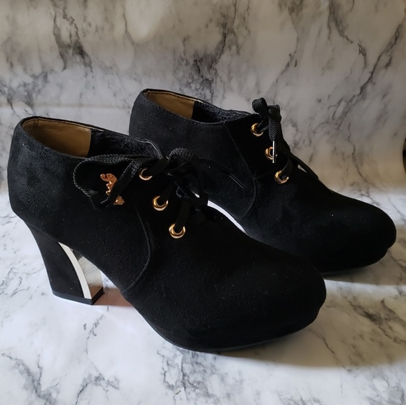 Heels - Picture 1 of 2